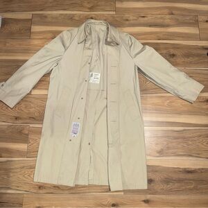 VTG London Fog trench coat 40L beige classic minimalist Alfred Hitchcock 1900s